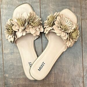Woman's slide sandals 3D flower appliqué